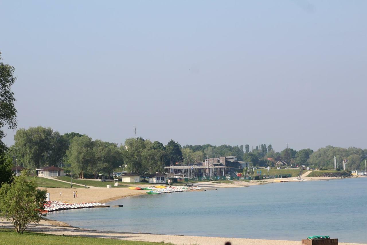 Le Port Mesnil Villa Exteriör bild